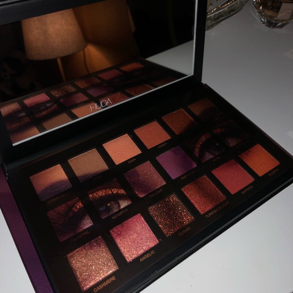 NEW Huda Beauty Desert Dusk Palette